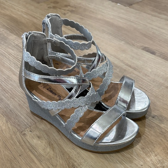 NEW Girls Dream Pairs Silver Glitter Wedge Sandals - Picture 1 of 7